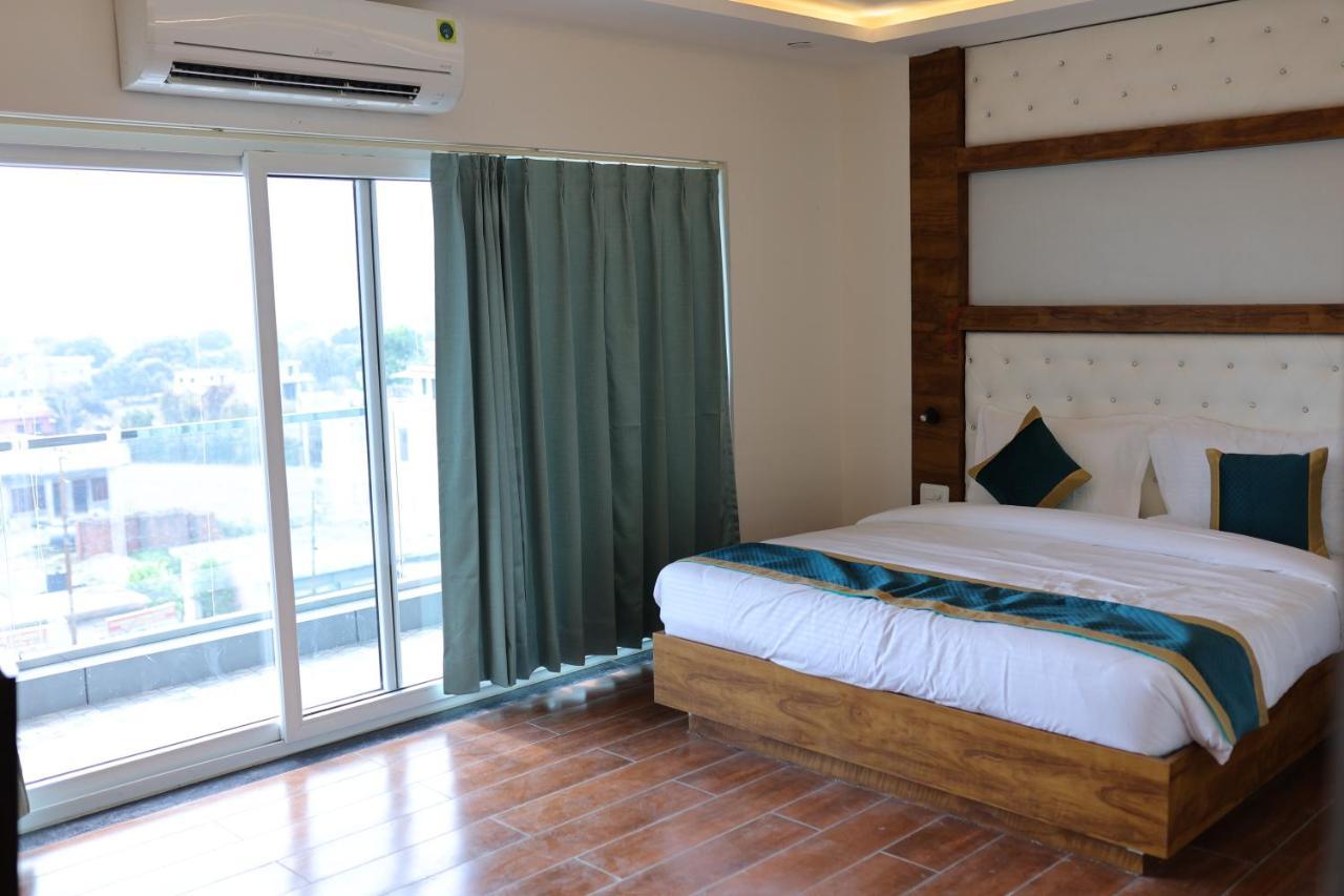 Hotel 7 Heaven Dehradun Exterior photo