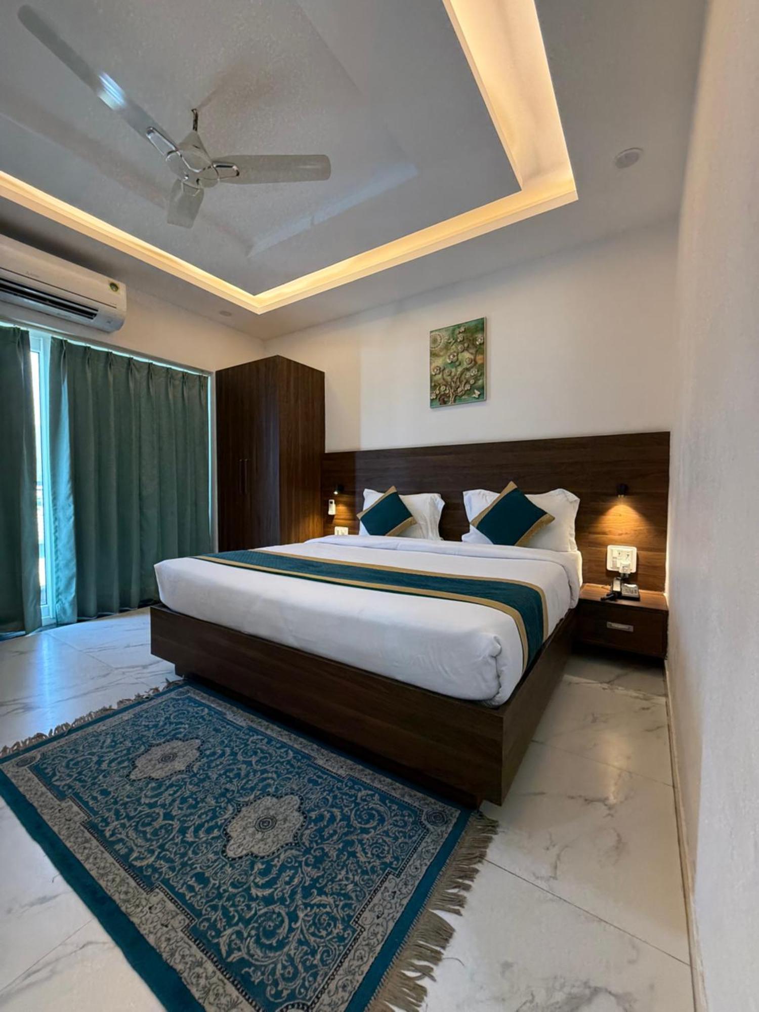 Hotel 7 Heaven Dehradun Exterior photo